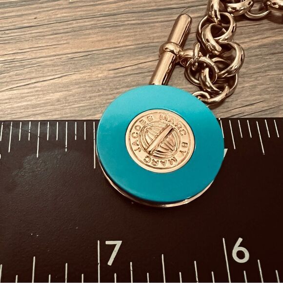 Marc Jacobs Gold Chunky Chain Bracelet Teal Blue Blue Medallion Toggle - Picture 7 of 7